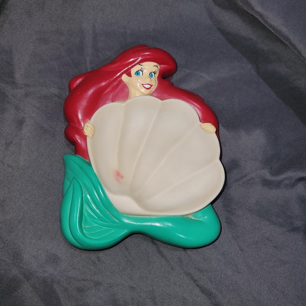 VTG Avon Disney The Little Mermaid Ariel Rubber Floating Soap Dish CUTE
